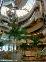 ID 3103 VISION OF THE SEAS (1998/78340grt/IMO 9116876) - The atrium.